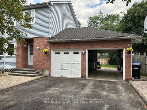 Photo 1 at 999 Anna Maria Avenue, Alcona, Innisfil