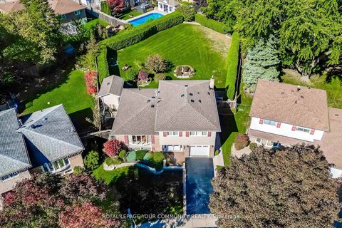 Photo 1 at 36 Devins Drive, Aurora Heights, Aurora
