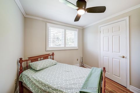 Photo 16 at 36 Devins Drive, Aurora Heights, Aurora