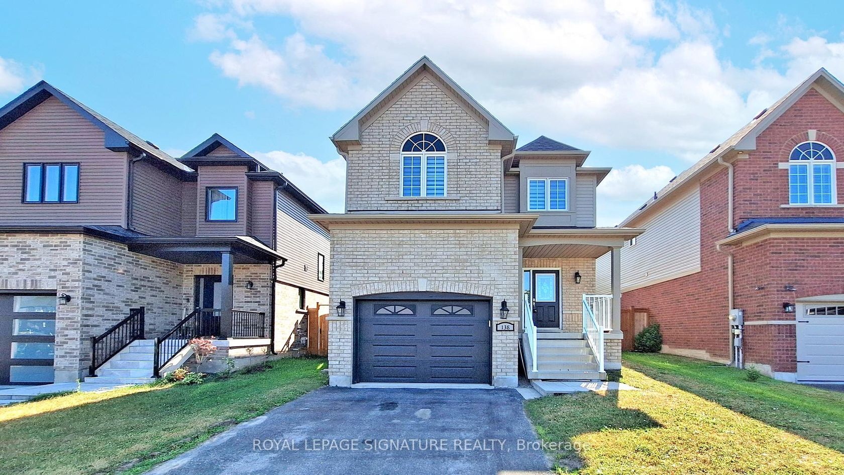 138 Sun King Crescent, Shore, Barrie photo number 2