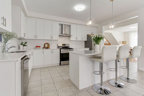 Photo 10 at 2236 Lozenby Street, Alcona, Innisfil