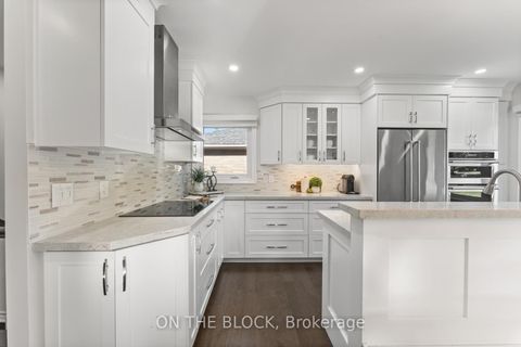 Photo 9 at 38 Lamont Avenue, Pelmo Park W4, Toronto