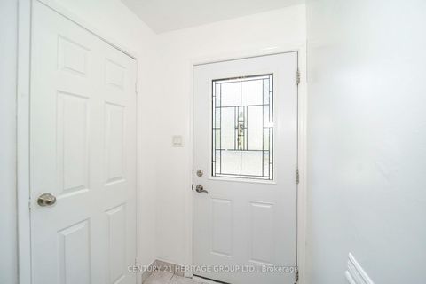 Photo 1 at 176 - 90 Wingarden Court, Malvern, Toronto