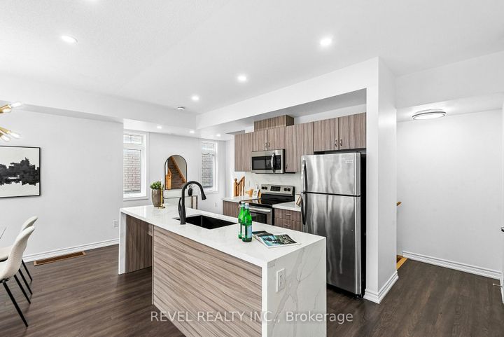 Photo 9 at 2621 Garrison Crossing, Duffin Heights, Pickering