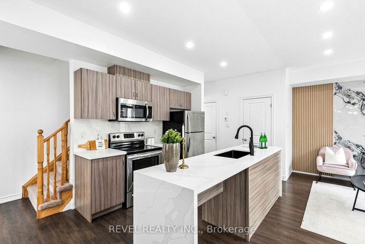 Photo 11 at 2621 Garrison Crossing, Duffin Heights, Pickering