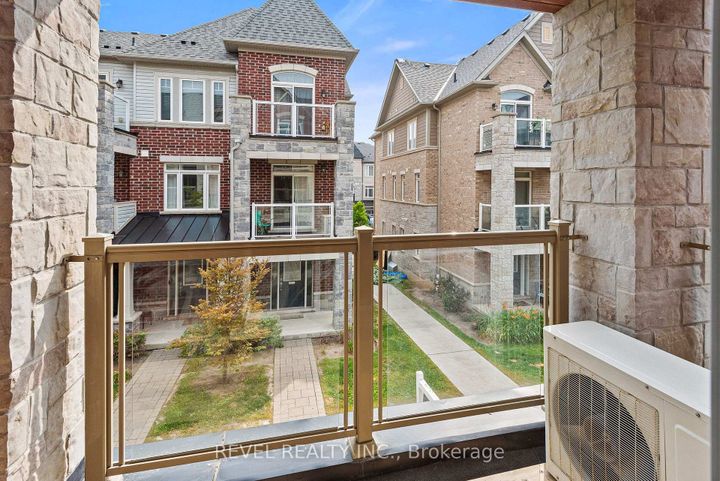 Photo 16 at 2621 Garrison Crossing, Duffin Heights, Pickering