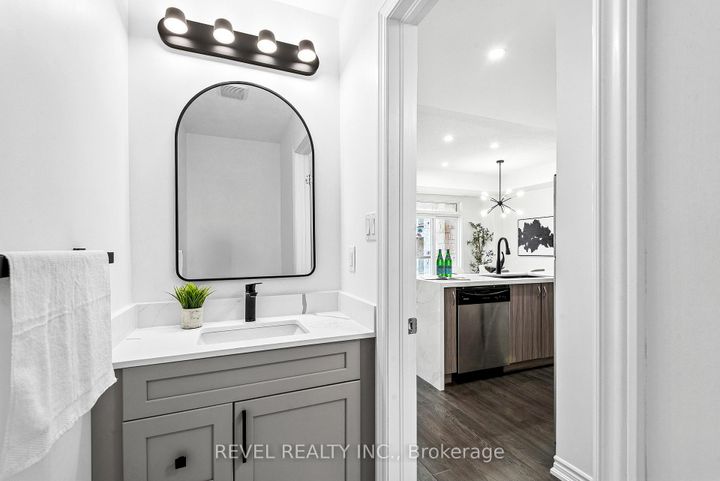 Photo 17 at 2621 Garrison Crossing, Duffin Heights, Pickering