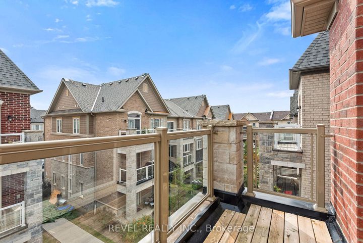 Photo 22 at 2621 Garrison Crossing, Duffin Heights, Pickering