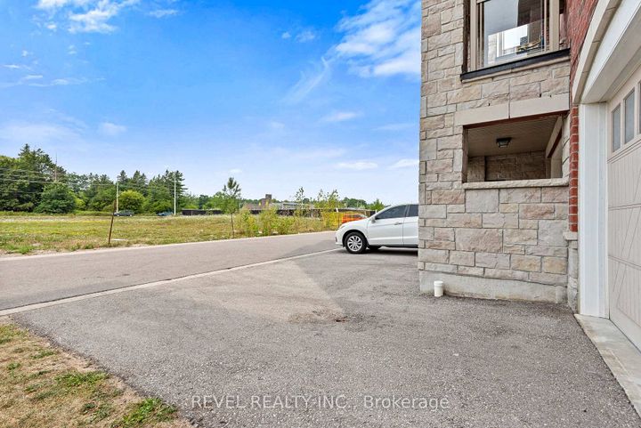 Photo 26 at 2621 Garrison Crossing, Duffin Heights, Pickering