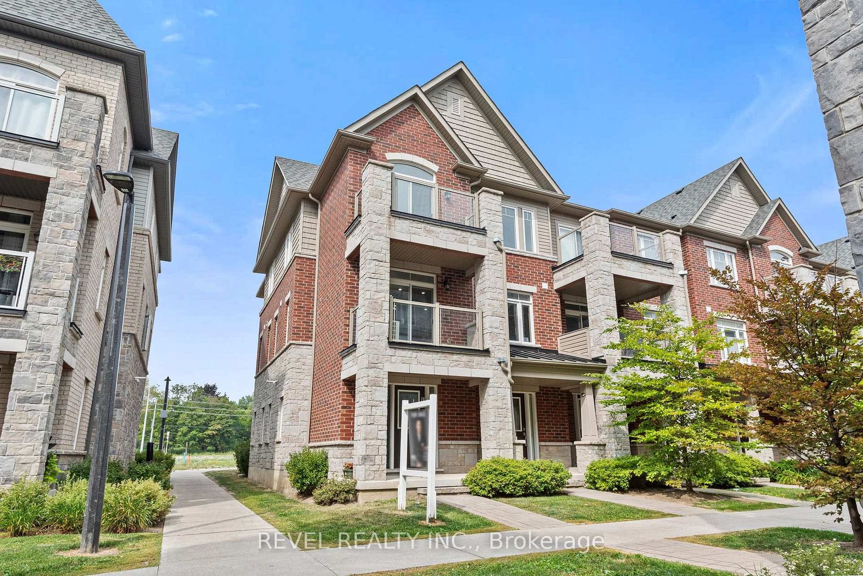 2621 Garrison Crossing, Duffin Heights, Pickering 2