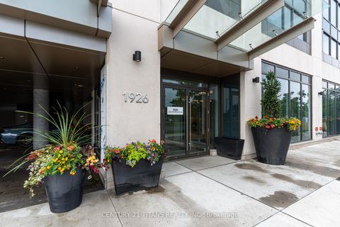 Photo 3 at 4010 - 1926 Lakeshore Boulevard, Swansea, Toronto