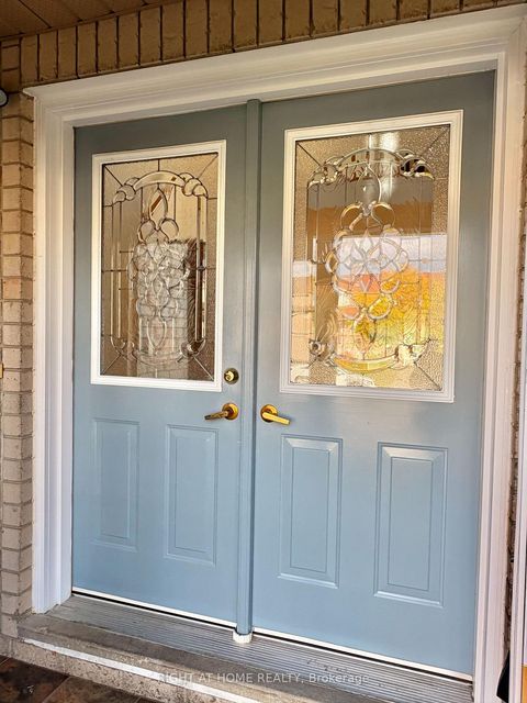 Photo 1 at 33 Raymond Crescent, Painswick South, Barrie