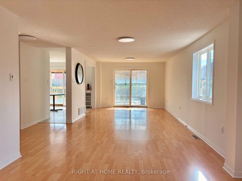 Photo 2 at 33 Raymond Crescent, Painswick South, Barrie