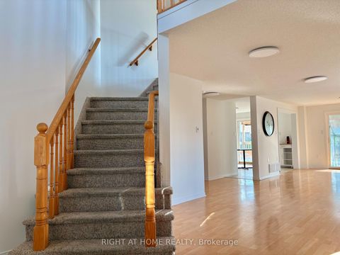 Photo 3 at 33 Raymond Crescent, Painswick South, Barrie