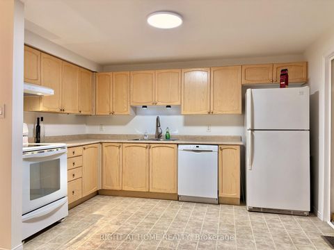 Photo 6 at 33 Raymond Crescent, Painswick South, Barrie