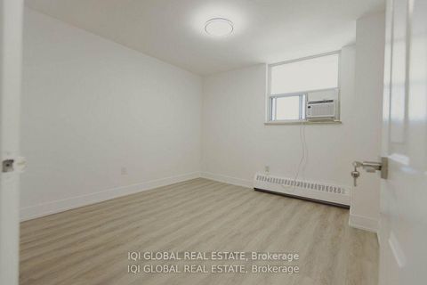 Photo 9 at 1202 - 390 Dixon Road S, The Westway, Toronto