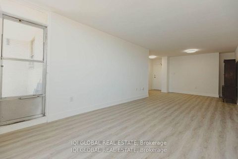 Photo 10 at 1202 - 390 Dixon Road S, The Westway, Toronto