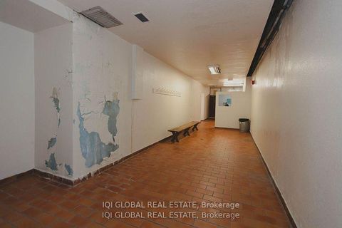 Photo 20 at 1202 - 390 Dixon Road S, The Westway, Toronto