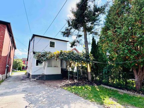 Photo 25 at 28 Pendeen Avenue, Smythe, Toronto Photo 25 at 28 Pendeen Avenue, Smythe, Toronto