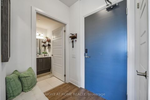 Photo 5 at 218 - 3265 Carding Mill Trail, GO Glenorchy, Oakville