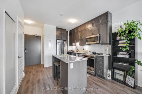 Photo 6 at 218 - 3265 Carding Mill Trail, GO Glenorchy, Oakville