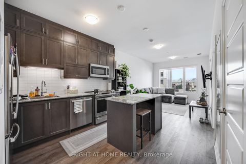 Photo 7 at 218 - 3265 Carding Mill Trail, GO Glenorchy, Oakville