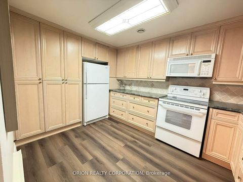 Photo 14 at 20 Antibes Drive, Branson, Toronto