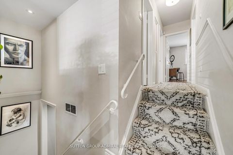 Photo 17 at 10 Kitimat Crescent, Aurora Heights, Aurora