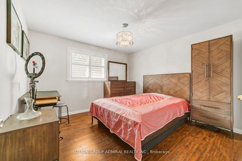 Photo 22 at 10 Kitimat Crescent, Aurora Heights, Aurora