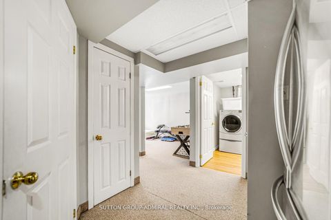 Photo 25 at 10 Kitimat Crescent, Aurora Heights, Aurora