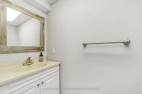 Photo 27 at 10 Kitimat Crescent, Aurora Heights, Aurora