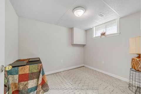 Photo 33 at 10 Kitimat Crescent, Aurora Heights, Aurora