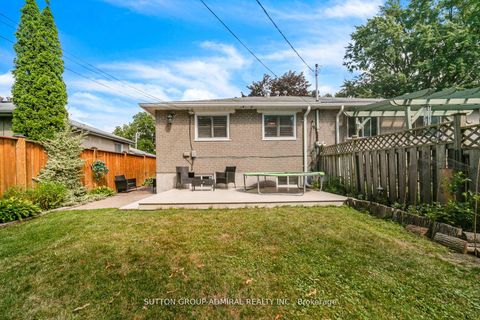 Photo 41 at 10 Kitimat Crescent, Aurora Heights, Aurora