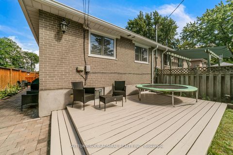 Photo 42 at 10 Kitimat Crescent, Aurora Heights, Aurora