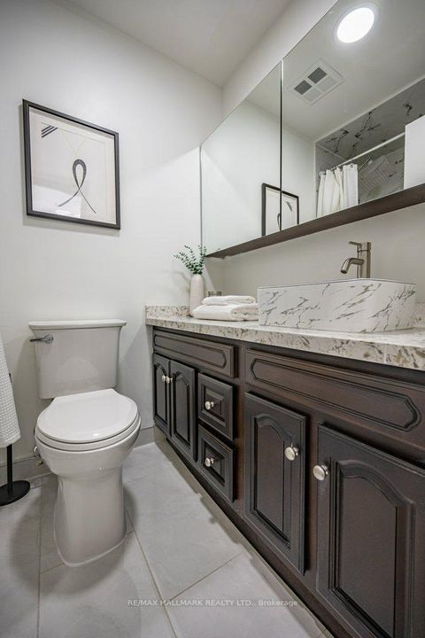 Photo 10 at 216 - 700 King Street W, Niagara, Toronto