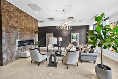 Photo 3 at 525 - 11611 YONGE Street, Jefferson, Richmond Hill