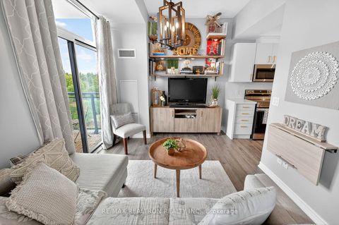 Photo 8 at 525 - 11611 YONGE Street, Jefferson, Richmond Hill