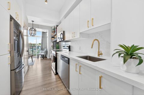 Photo 12 at 525 - 11611 YONGE Street, Jefferson, Richmond Hill