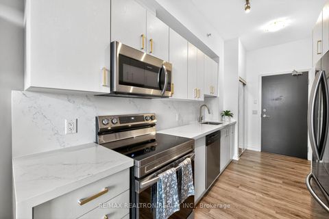Photo 15 at 525 - 11611 YONGE Street, Jefferson, Richmond Hill