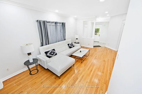 Photo 5 at 294 Mcbride Crescent, Summerhill Estates, Newmarket