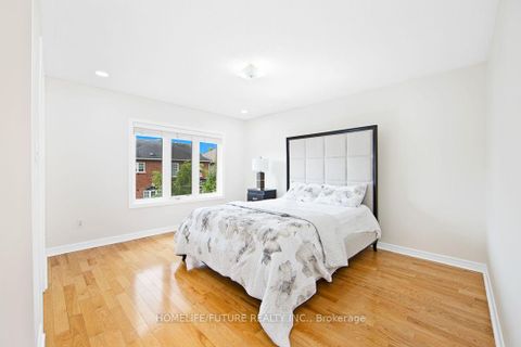 Photo 18 at 294 Mcbride Crescent, Summerhill Estates, Newmarket