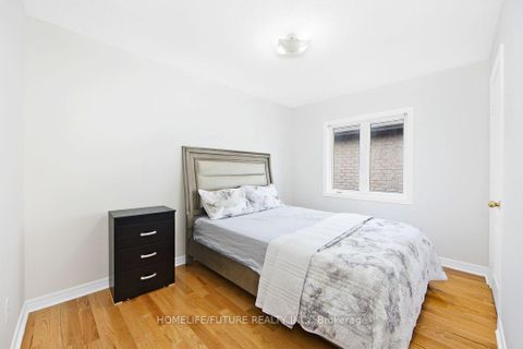 Photo 22 at 294 Mcbride Crescent, Summerhill Estates, Newmarket