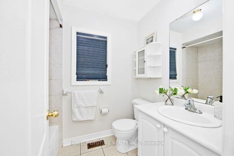 Photo 23 at 294 Mcbride Crescent, Summerhill Estates, Newmarket