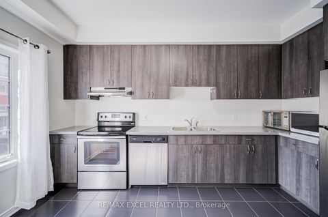 Photo 5 at 24 Ormerod Lane, Devonsleigh, Richmond Hill