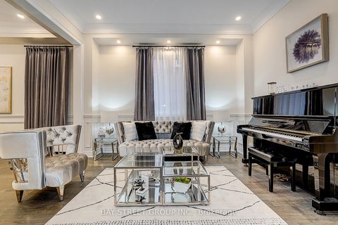 Photo 3 at 48 Red Giant Street W, Observatory, Richmond Hill