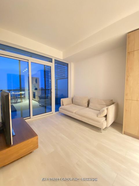 Photo 1 at 2513 - 127 Broadway Avenue, Mount Pleasant West, Toronto