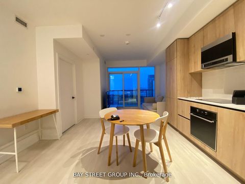 Photo 5 at 2513 - 127 Broadway Avenue, Mount Pleasant West, Toronto