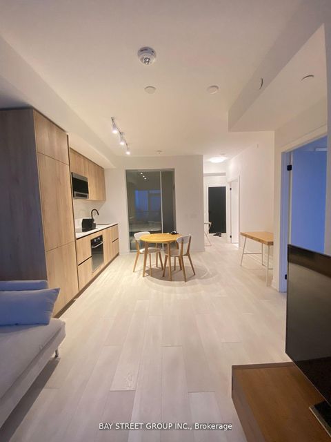 Photo 7 at 2513 - 127 Broadway Avenue, Mount Pleasant West, Toronto