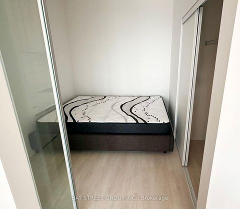 Photo 8 at 2513 - 127 Broadway Avenue, Mount Pleasant West, Toronto