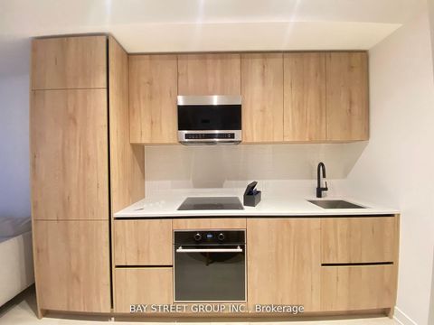 Photo 9 at 2513 - 127 Broadway Avenue, Mount Pleasant West, Toronto